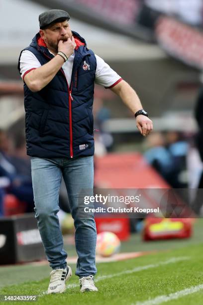 Head coach Steffen Baumgart of Köln reacts during the Bundesliga match between 1. FC Köln and 1. FSV Mainz 05 at RheinEnergieStadion on April 15,...