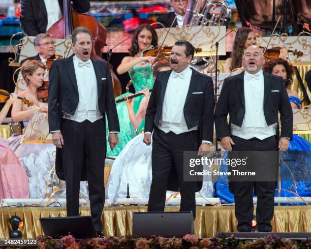 Andre Rieu England 927 Andre Rieu Photos Stock Photos, High-Res Pictures, and Images ...
