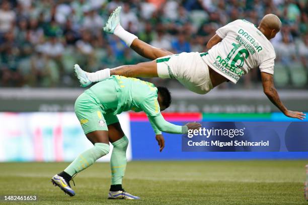 Endrick of Palmeiras and Deyverson of Cuiaba collide during a match between Palmeiras and Cuiaba as part of Brasileirao 2023 at Allianz Parque on...