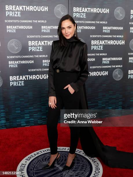 Gal Gadot arrives at the Ninth Breakthrough Prize Ceremony at Academy Museum of Motion Pictures on April 15, 2023 in Los Angeles, California.