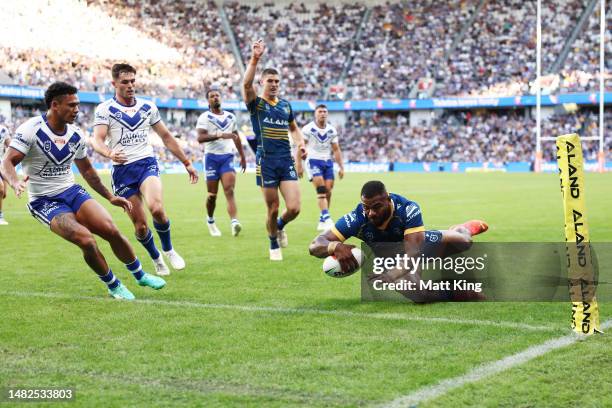 Maika Sivo of the Eels scores a try during the round seven NRL match between Parramatta Eels and Canterbury Bulldogs at CommBank Stadium on April 16,...