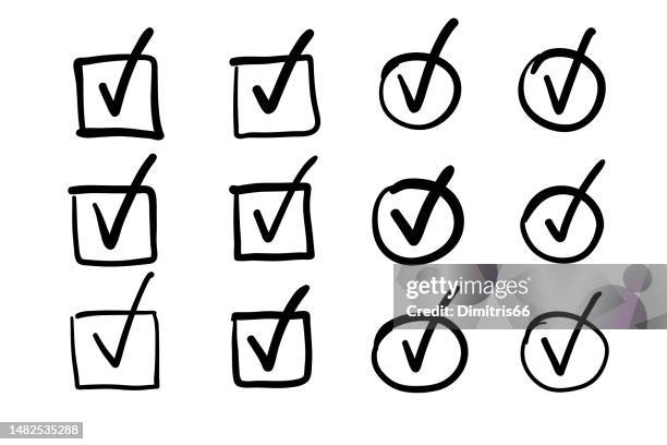 ilustrações, clipart, desenhos animados e ícones de coleção de marcas de seleção desenhadas à mão no fundo branco - caixa de verificação