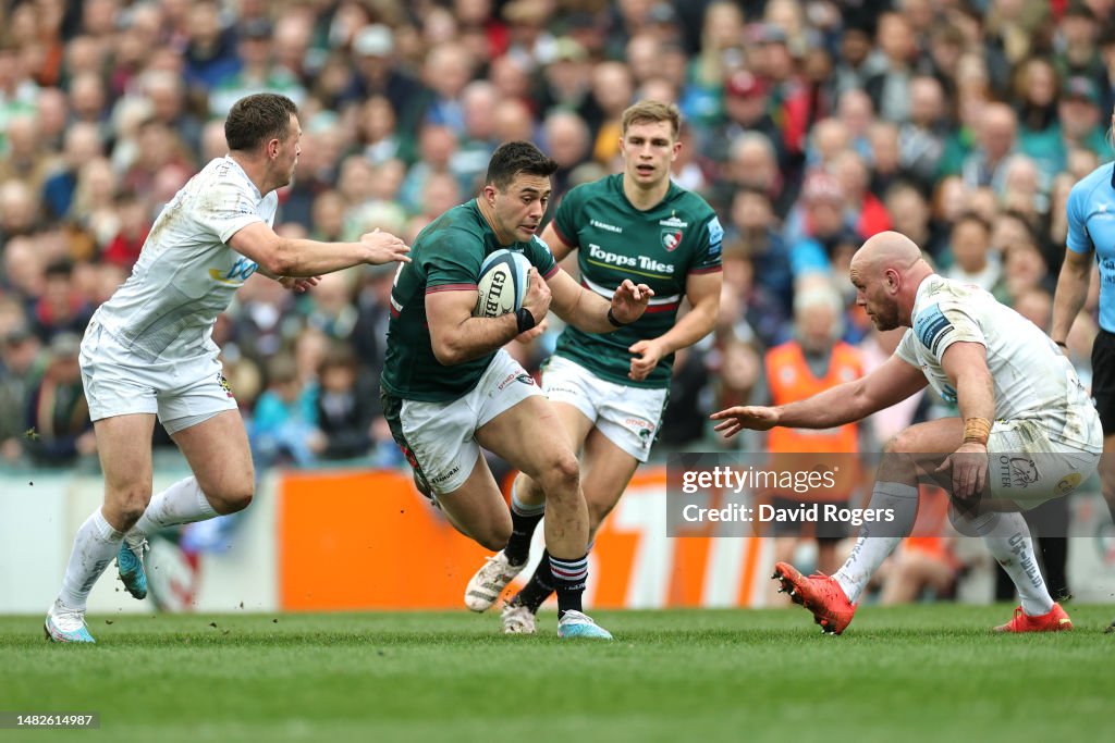 Leiscter Rugby Dan Kelly of Leicester Tigers is tackled by Joe Simmonds and Jack ...