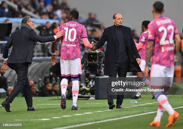 Paul Pogba of Juventus interacts with Massimiliano Allegri, Manager of Juventus, during the Serie A match between US Sassuolo and Juventus at Mapei...