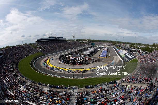 General view of racing during the NASCAR Cup Series NOCO 400 at Martinsville Speedway on April 16, 2023 in Martinsville, Virginia.