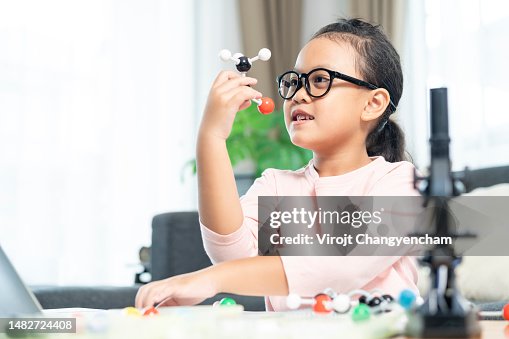 Student Science Model Elementary Science Student Using Plastic Atom Model Educational Toy At ...