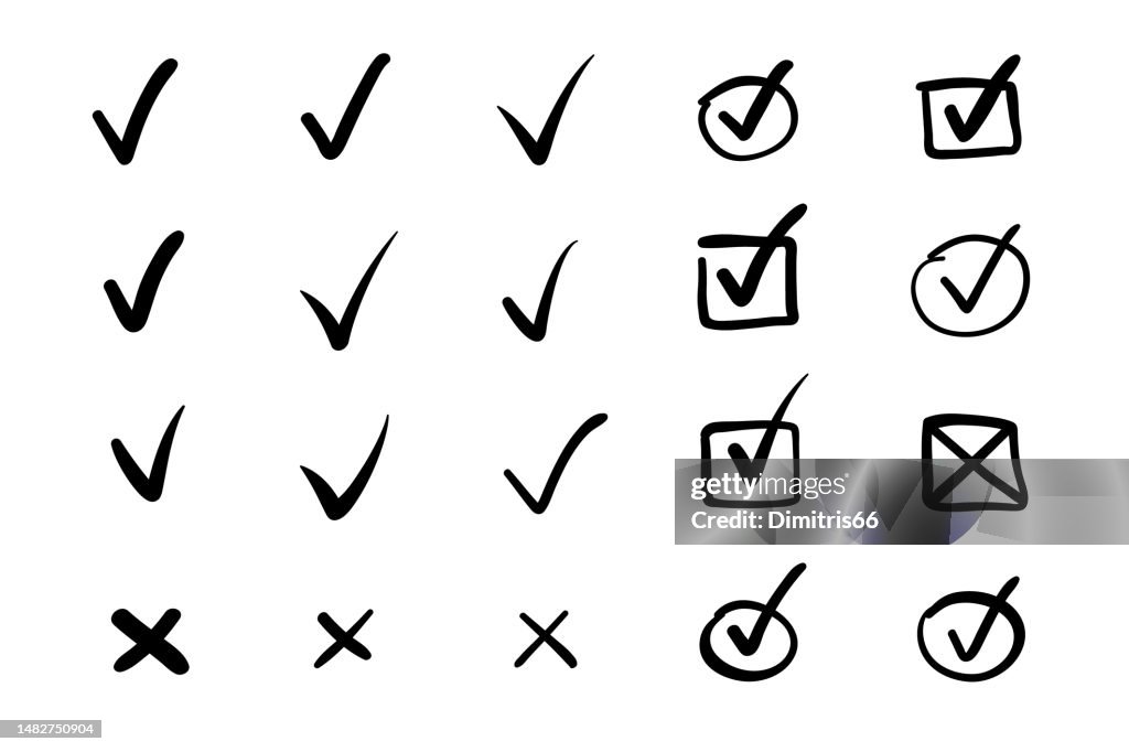 Colección de marcas de verificación dibujadas a mano sobre fondo blanco