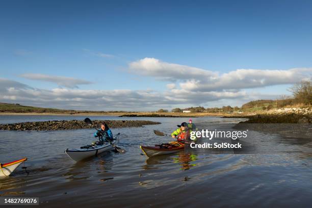 confident kayakers on the water - dumfries and galloway stock pictures, royalty-free photos & images