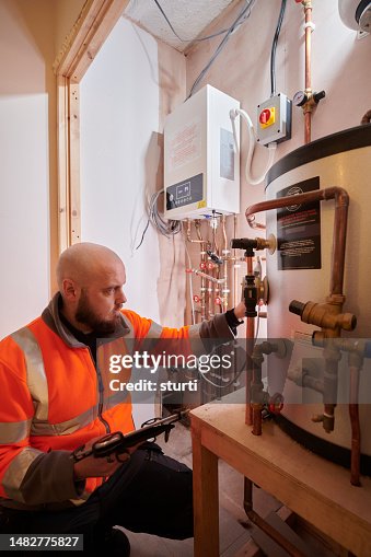 Heating engineer installing system Heating engineer installing system