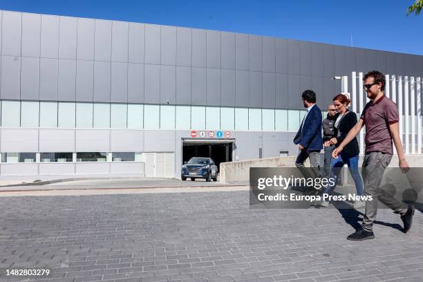 The candidate of Mas Madrid for the presidency of the Community, Monica Garcia , and Mas Madrid deputy Hugo Martinez-Abarca , on their arrival at the...