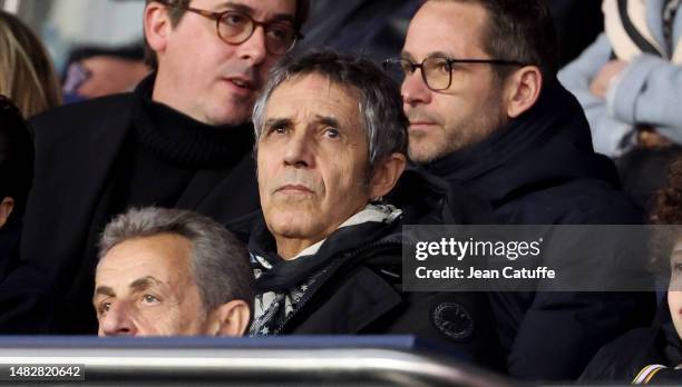 Julien Clerc attends the Ligue 1 match between Paris Saint-Germain and RC Lens at Parc des Princes stadium on April 15, 2023 in Paris, France.