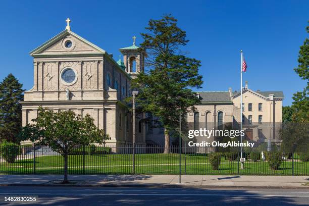 visitation academy - private catholic school for girls in bay ridge neighborhood of brooklyn, new york. - holy-spirit-catholic-elementary-school stock pictures, royalty-free photos & images
