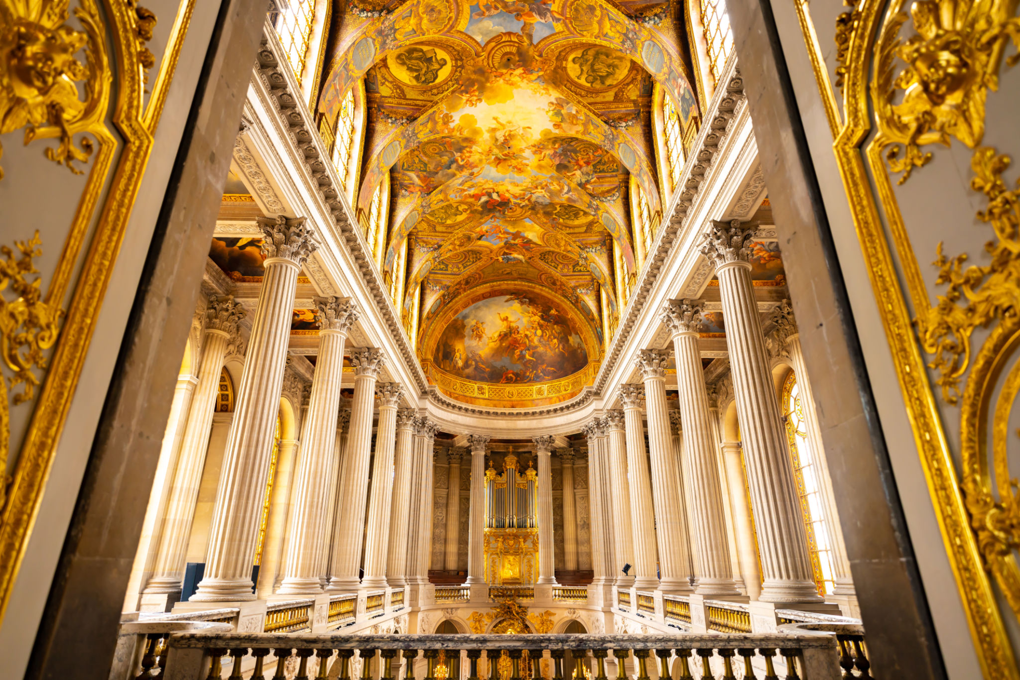 Palace Versailles, it was a royal chateau and added to the UNESCO list of World Heritage Sites, France, Paris. Palace Versailles, it was a royal chateau and added to the UNESCO list of World Heritage Sites, France, Paris.