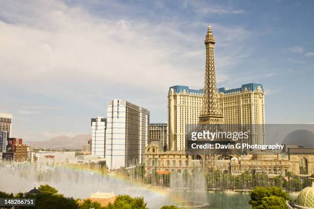 bellagio fountains - las vegas stock pictures, royalty-free photos & images