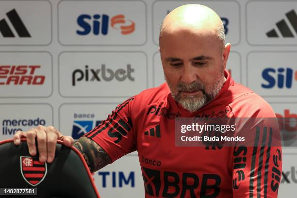 Newly appointed coach of Flamengo Jorge Sampaoli arrives during his presentation press conference at Ninho do Urubu on April 17, 2023 in Rio de...