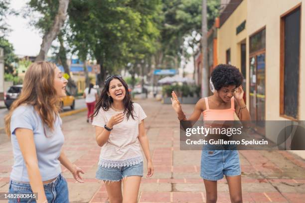 Peru Chat Photos and Premium High Res Pictures - Getty Images