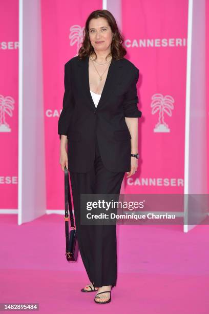 Emily Devos 2,667 Emmanuelle Devos Photos & High Res Pictures - Getty Images