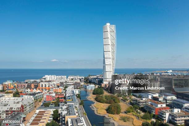 edificios de apartamentos en västra hamnen, malmö - västra usa fotografías e imágenes de stock