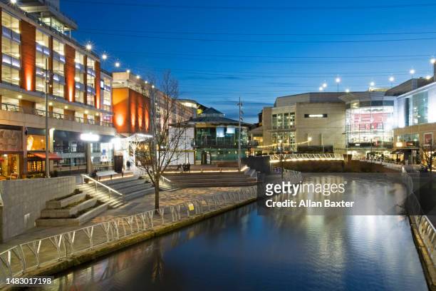 the oracle shopping centre in reading, uk - berkshire stockfoto's en -beelden