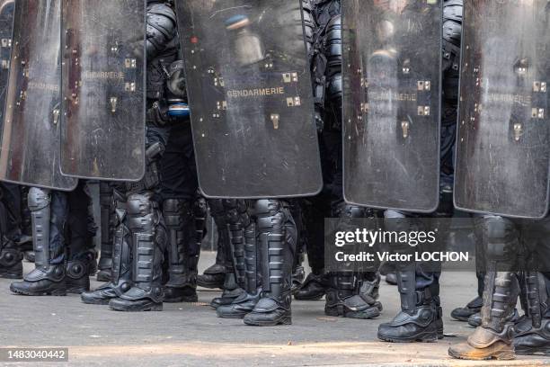 Gendarmes anti-émeute lors de la manifestation contre la réforme reculant l'âge de départ à la retraite à 64 ans le 13 avril 2023 à Paris.