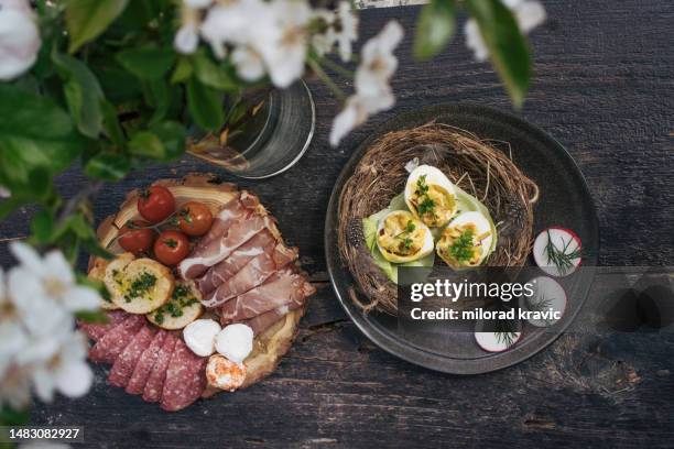 easter plate decoration. - easter ham stock pictures, royalty-free photos & images