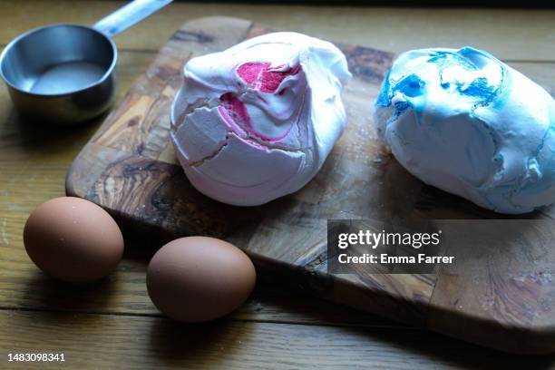 red and blue meringues - street party uk stock pictures, royalty-free photos & images