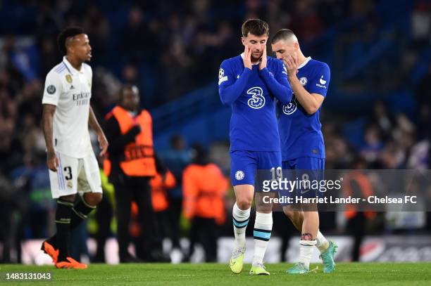 Mason Mount and Mateo Kovacic of Chelsea look dejected after their side's defeat in the UEFA Champions League quarterfinal second leg match between...