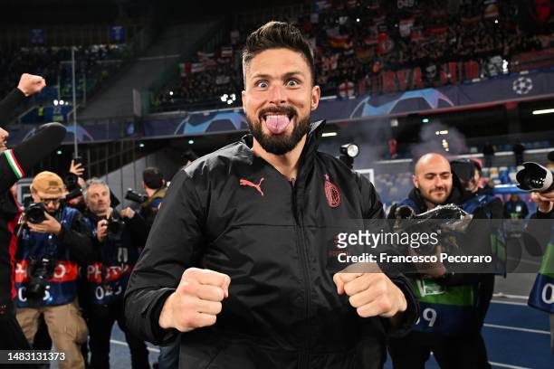 Olivier Giroud of AC Milan celebrates victory with teammates after defeating SSC Napoli during the UEFA Champions League Quarterfinal Second Leg...