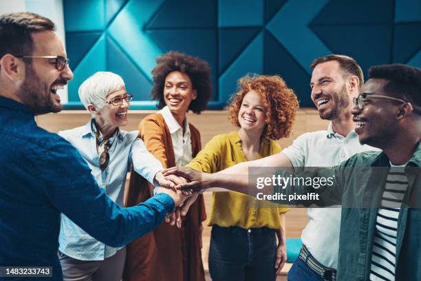 motivazione del team - dedizione foto e immagini stock