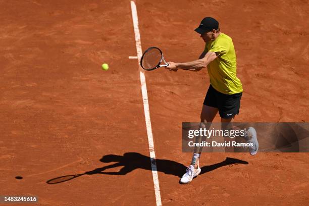 Jannik Sinner of Italy plays a backhand against Diego Schwartzman of Argentina during the second round match on day three of the Barcelona Open Banc...