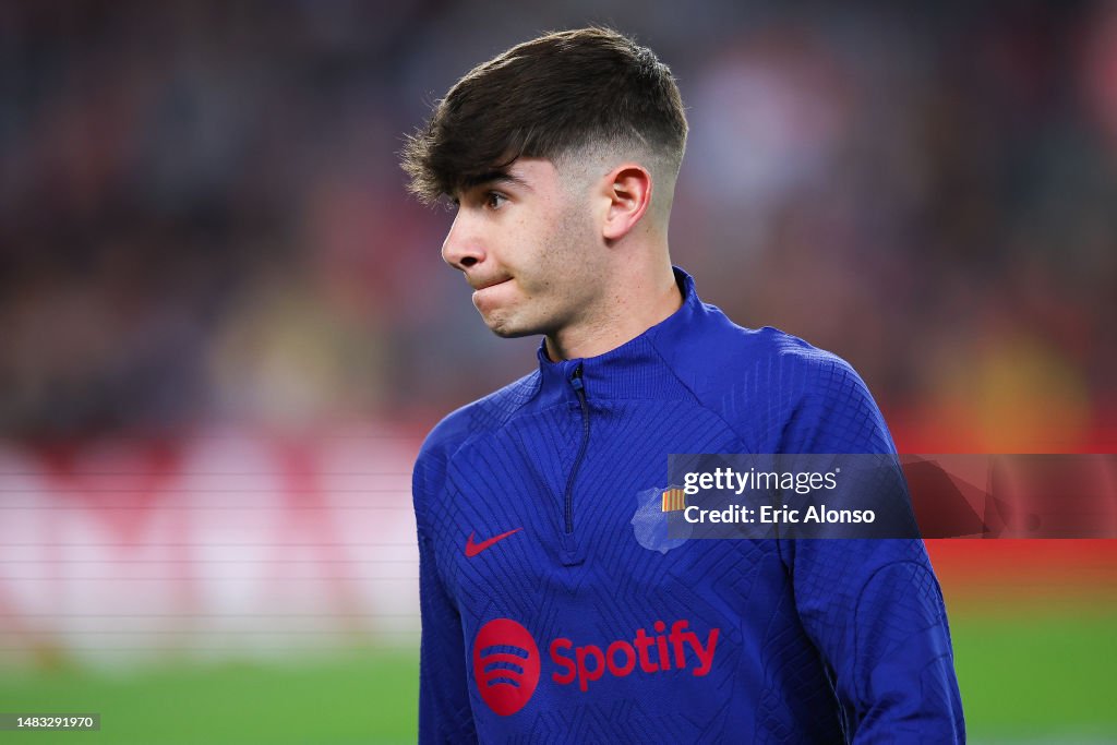 Barcelona wonderkid commits his future to the club
