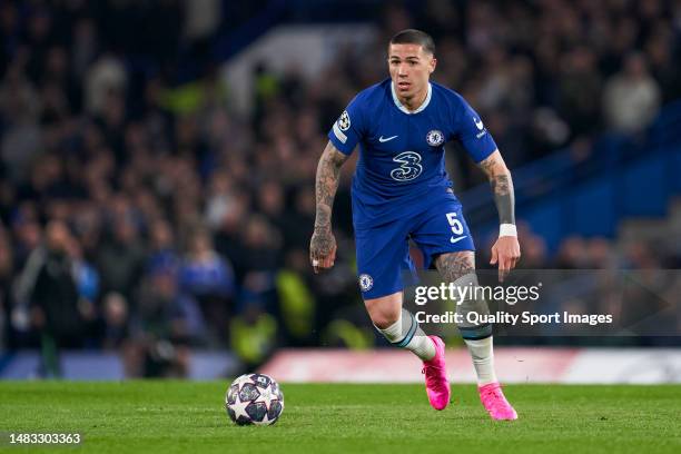 Enzo Fernandez of Chelsea FC runs with the ball during the UEFA Champions League quarterfinal second leg match between Chelsea FC and Real Madrid at...