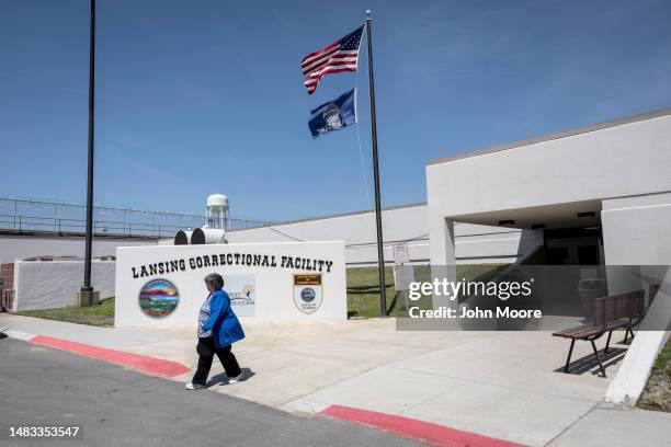 Kansas Prison Riot Kansas State Prison Photos and Premium High Res Pictures - Getty Images
