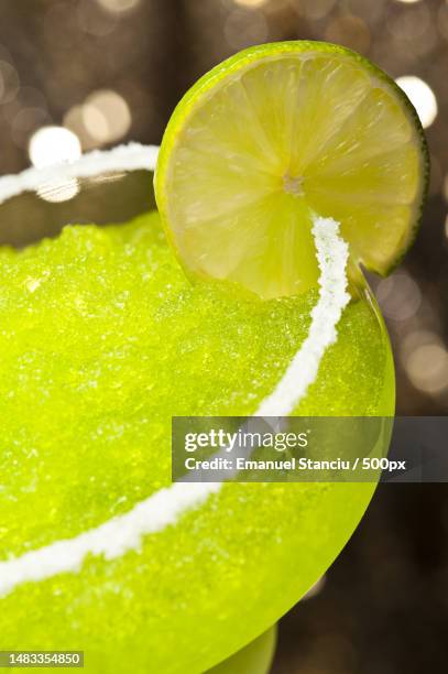 close-up of lime slice,romania - ghiaccio tritato foto e immagini stock