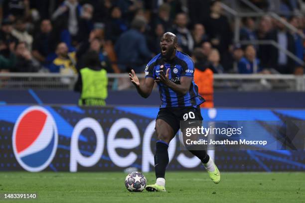 Romelu Lukaku of FC Internazionale reacts during the UEFA Champions League quarterfinal second leg match between FC Internazionale and SL Benfica at...