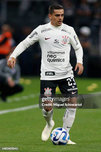 Fagner of Corinthians controls the ball during the Copa CONMEBOL Libertadores 2023 group E match between Corinthians and Argentinos Juniors at Arena...