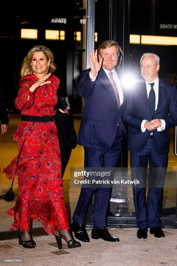 CASA REAL HOLANDESA - Página 83 Queen-maxima-of-the-netherlands-and-king-willem-alexander-of-the-netherlands-attend-the