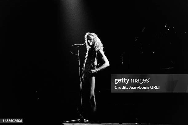 David Lee Roth, chanteur du groupe van Halen, en concert au Pavillon de Paris le 22 juin 1979