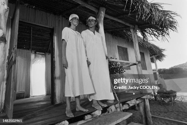 Pierre Richard et Corynne Charby lors du tournage du film 'La Chèvre' au Mexique en novembre 1981