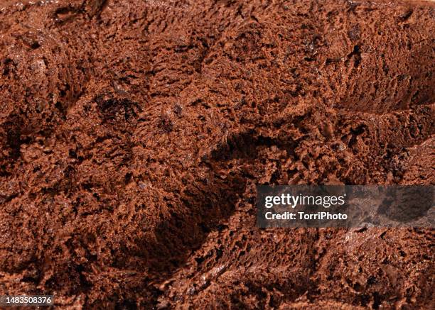 full frame texture background of chocolate ice cream - sorvete chocolate chip - fotografias e filmes do acervo
