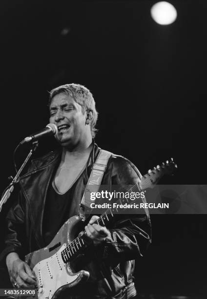 Chris Rea sur scène à Paris, le 9 novembre 1987.