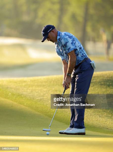 Jonathan Byrd of the United States putts on the 10th green during the first round of the Zurich Classic of New Orleans at TPC Louisiana on April 20,...