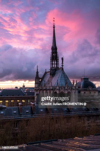 sainte-chapelle, paris - the sainte chapelle paris stock pictures, royalty-free photos & images