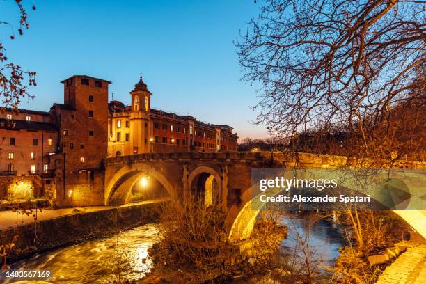 Isola In Rome Isola Grandeur Photos and Premium High Res Pictures - Getty Images