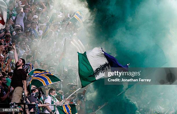 Timbers Fans 1,441 Portland Timbers Fans Stock Photos, High-Res Pictures, and Images ...