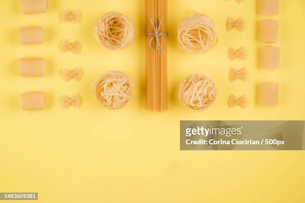 pasta background top place for text,romania - clothing shot flat photos et images de collection