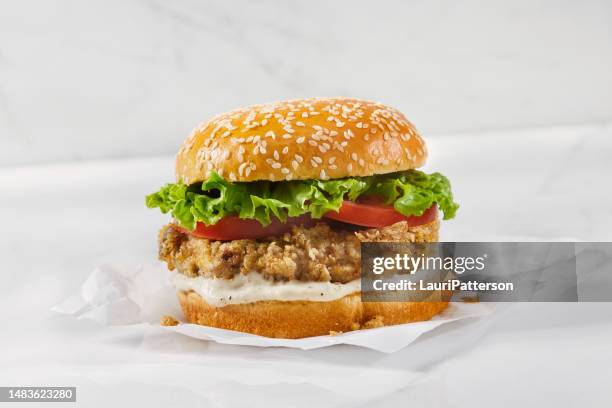copycat chicken fried steak burger - cutlet stock pictures, royalty-free photos & images