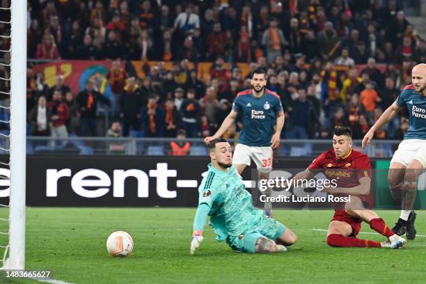 Roma player Stephan El Shaarawy scores the goal during the UEFA Europa League quarterfinal second leg match between AS Roma and Feyenoord at Stadio...