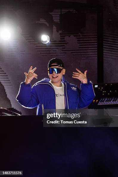 Bizzarp Singer Argentinian DJ and Producer Bizarrap performs on stage during his ...