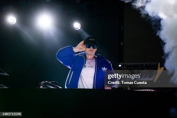 Bizzarp Singer Bizarrap Photos and Premium High Res Pictures - Getty Images